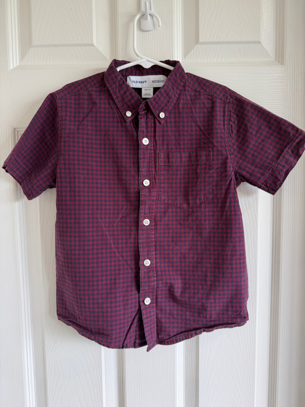 Old Navy Boys Short Sleeve Button-Down Shirt in Burgundy and Navy Check